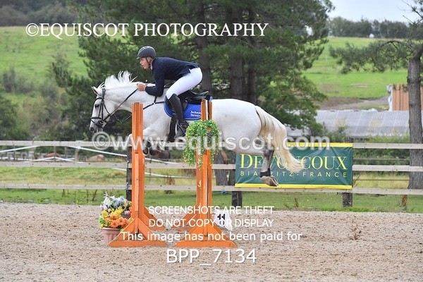 BPP_7134 - CLASS 4 Senior Newcomers/ 1.10m Open