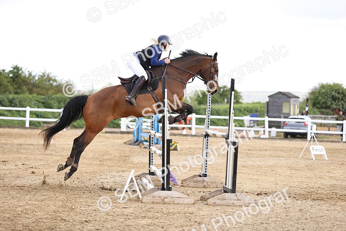 SBM_004014 - Class 17 - Senior Newcomers - 1.10m