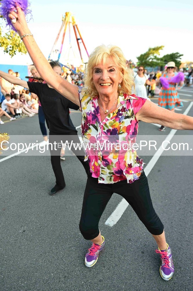 SH4_3671 - Carnival Procession.