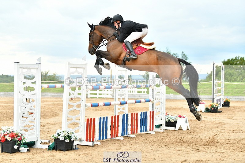 230720A-153026-03900 - Cls 9, 2 Star Big 1.40m Start to break