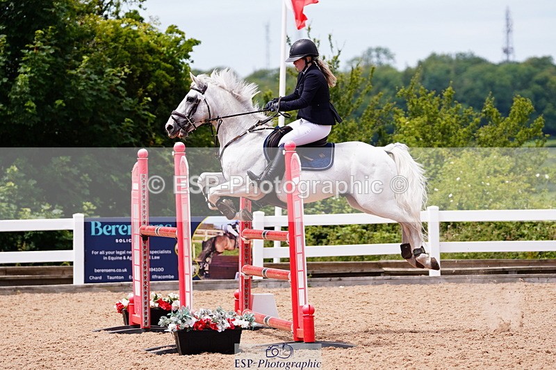 240629A-125810-05522 - Cls 18 Newcomers and 1m Open