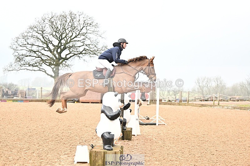 250122-140426-00564 - Cls 6 Foxhunter and 1.20m