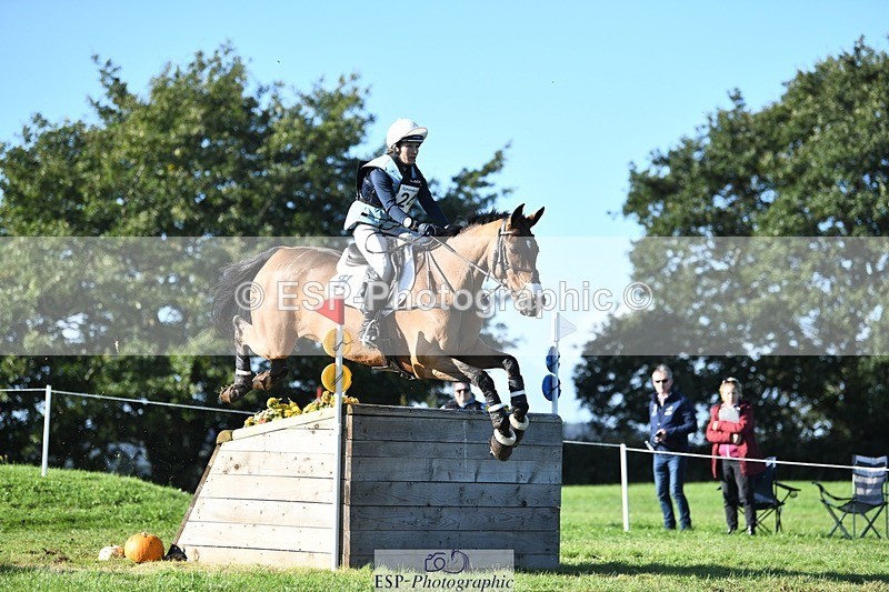 231022-111217-26173 - 241-HILDARE.HERMITAGE-Danielle.Mccormack-XC