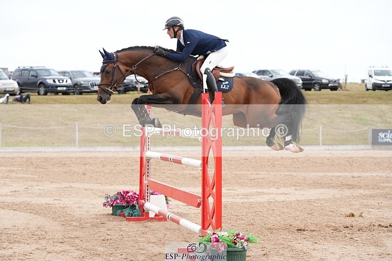 250718-115238-10137 - Cls 2, 3 Star Small Tour Break til End