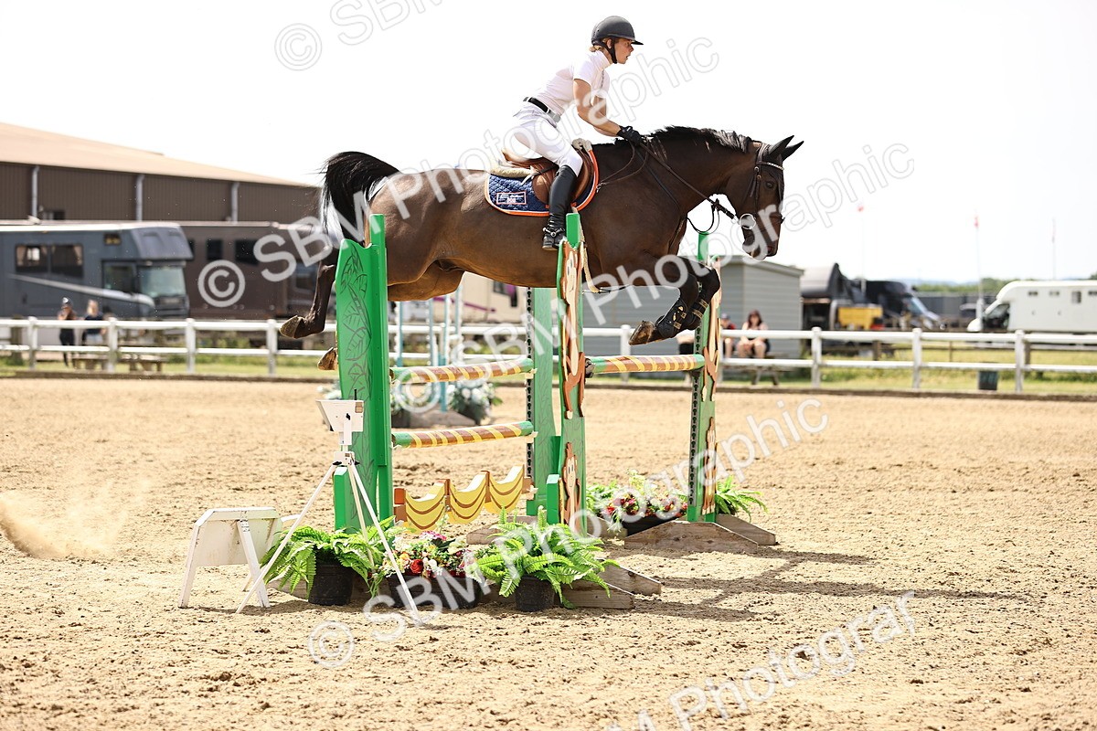 SBM_000578 - Class 15 - Redpost Equestian Senior Foxhunter - 1.20m
