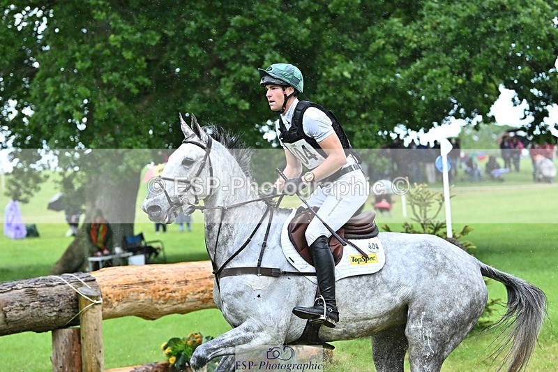 240526-124208-22150 - 404-DEERPAIRC_REVELRY-Max_Warburton