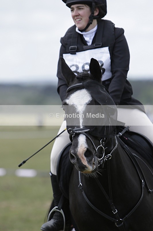 BVHT 140517 N-402 - Class 2 SJ Novice 14/05/17