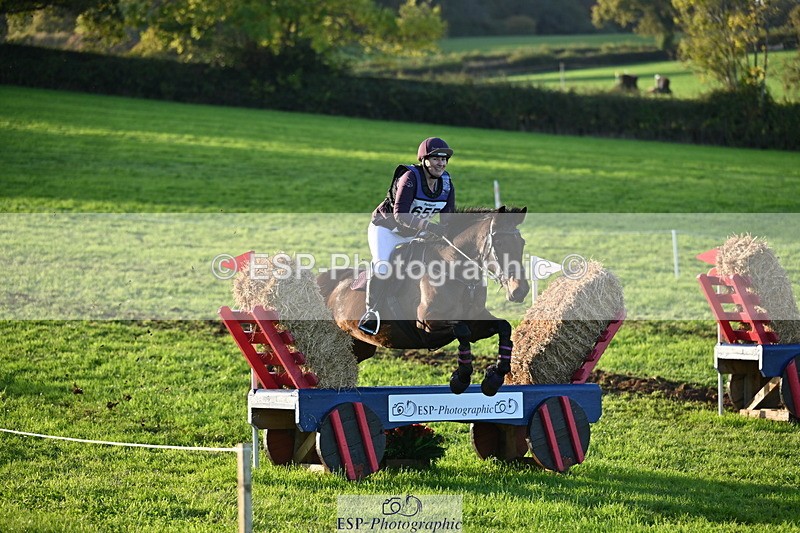 251025A-164646-22169 - H-655-Sarah.Sharp