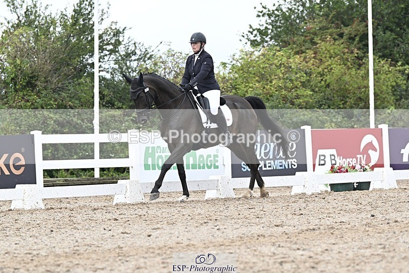 250907-153245-09132 - 049-Laura.ColeGavin.10