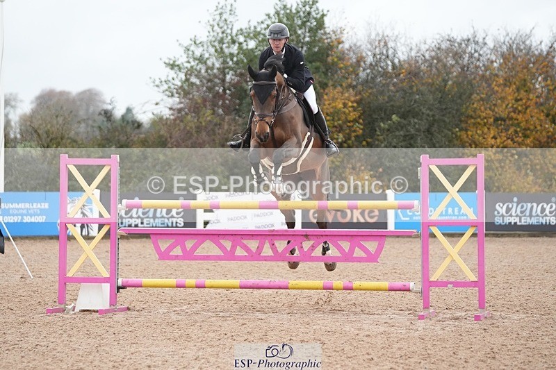 251107-131525-01107 - Cls 6 Foxhunter and 1.20m Open