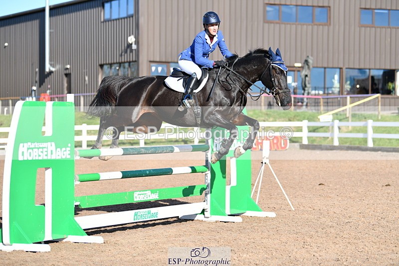 231110A-134954-00677 - Cls 5 Newcomers & 1.10m Open