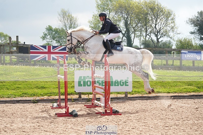 260508-100324-04762 - Cls 12 Snr Foxhunter