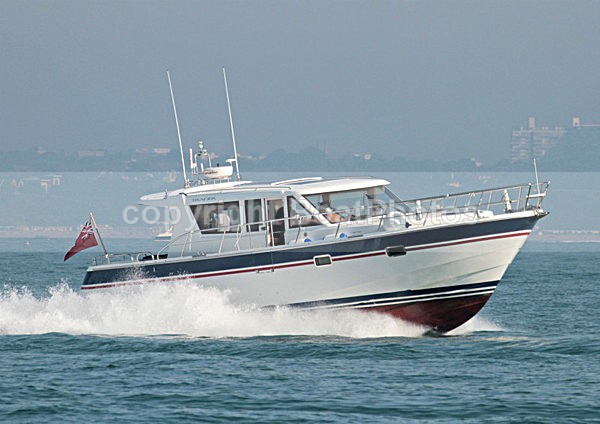 111002 NAIDA MARY IMG_2641 - Motorboats - Hardtop
