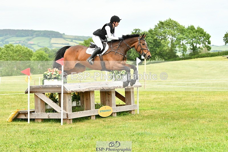 250524A-171339-14927 - C-281-Holly.Morris-NADIR.DE.LEAU