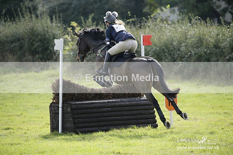  WWHT 171021 3085 - Intermediate (0.90m)  17/10/21