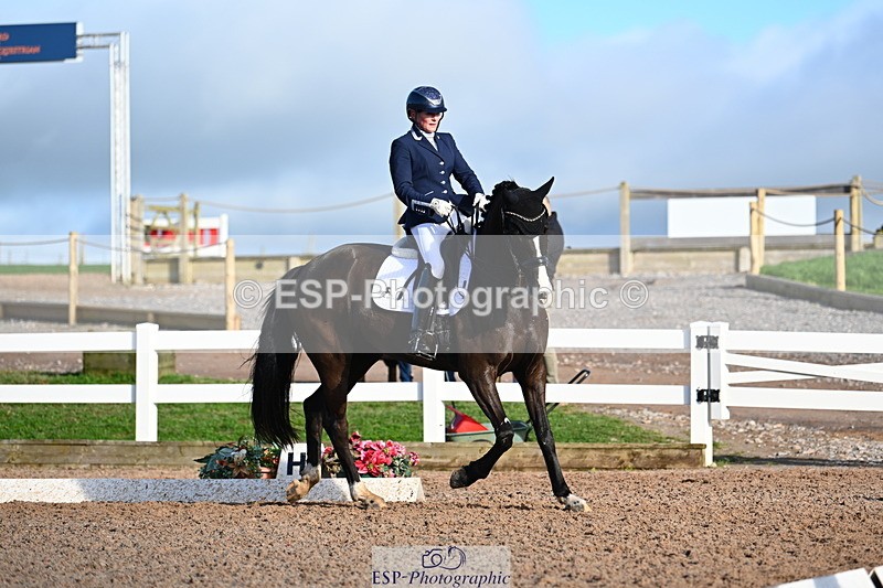 240218A-145222-08946 - 280-Nicola.Buchanan-ST.GILES.DARK.MAGIC