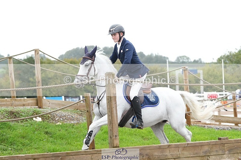 250920-162224-01608 - Cls 22 Pony Intro 90cm Derby