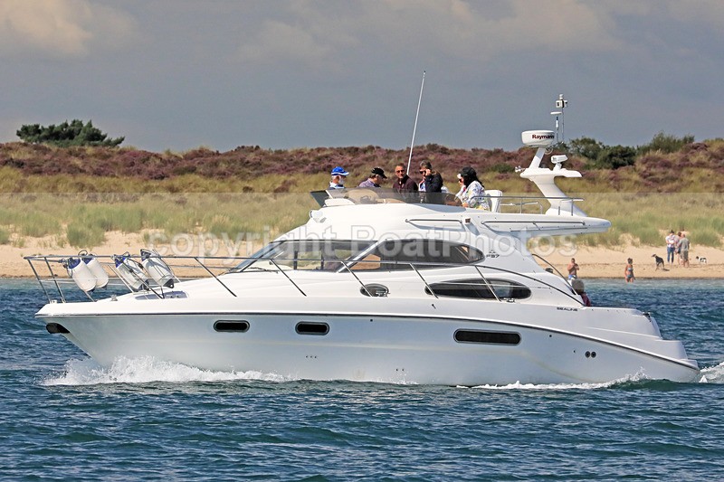 170813 HOKULEA - SEALINE F37 1Y3A3693 - Flybridge Cruisers