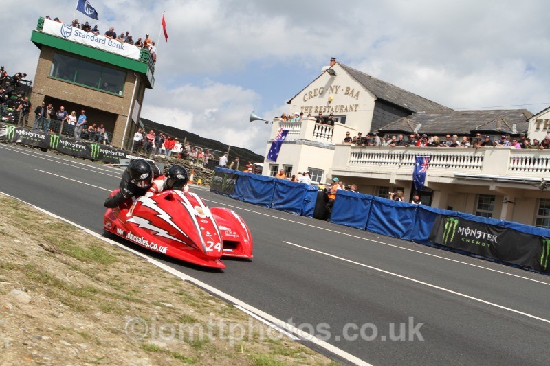 Dean Banks / Ken Edwards LCR Suzuki / Magnam Racing - Sure Sidecar Race 1