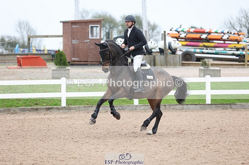 241101A-133402-02143 - FRI Cls 6 Foxhunter and 1.20m Open