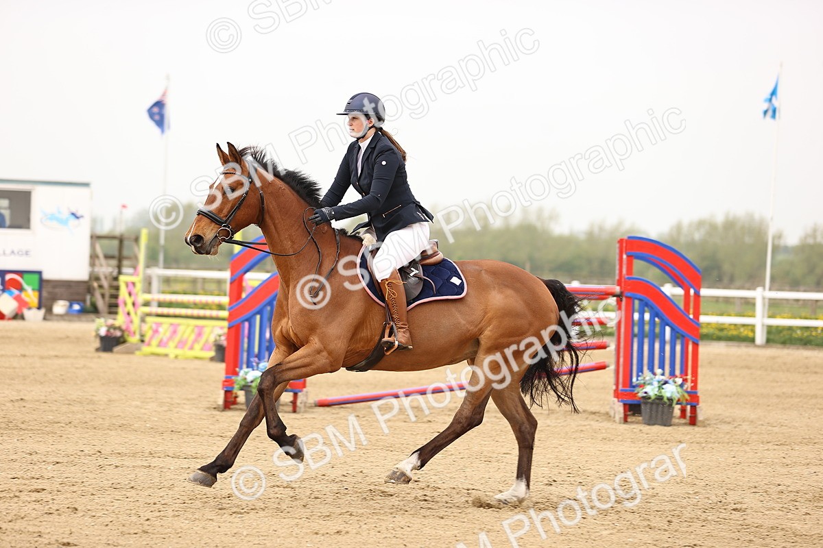  - Class 15 - Senior British novice - 90cm