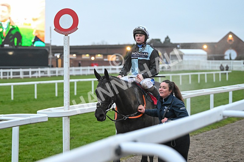 131224-Race 7-Long Draw-9688 - Race 7