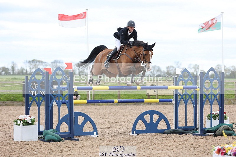 240419A-121815-07146 - Cls 6, 2 Star Medium Tour 1.35m