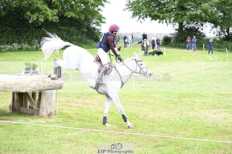 250524A-104651-09089 - A-065-Beatrice.Montgomerie-JAG.WOMANIZER.LADY