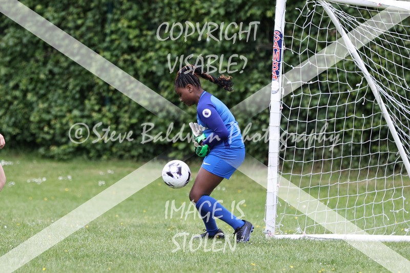 1DX32007 - Covingham Park V Tadpole Farm
