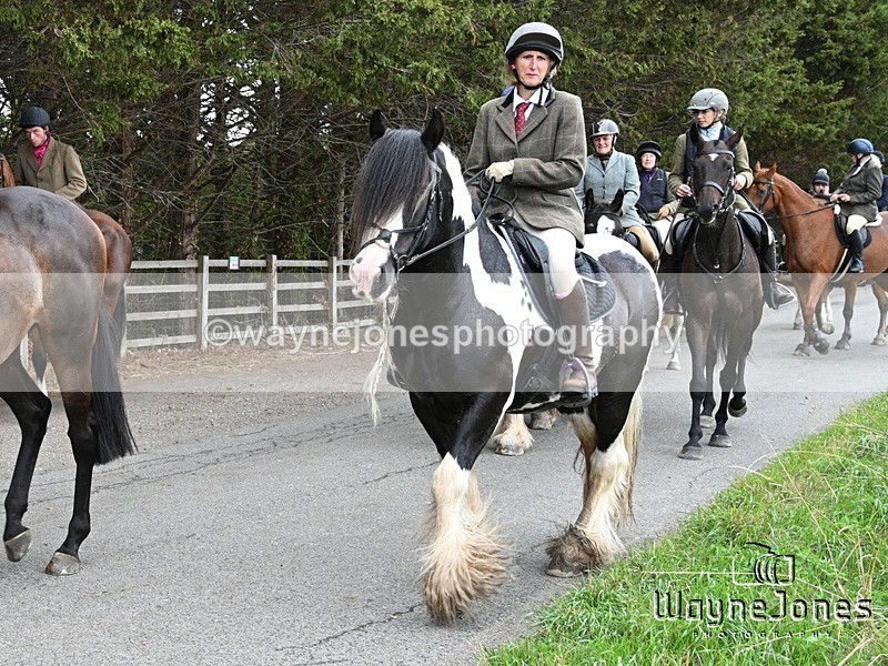 WJ7_1316 - Berks & Bucks Hound Exercise Blewbury 13-09-26