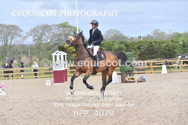 BPP_4079 - CLASS 4 Senior BritiNovice/ 90cm Open