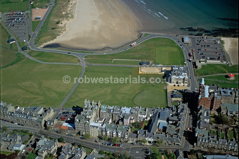 A00307A Town of St Andrews Fife Old Golf Course in 2002 - Settlements, infrastructure and attractions