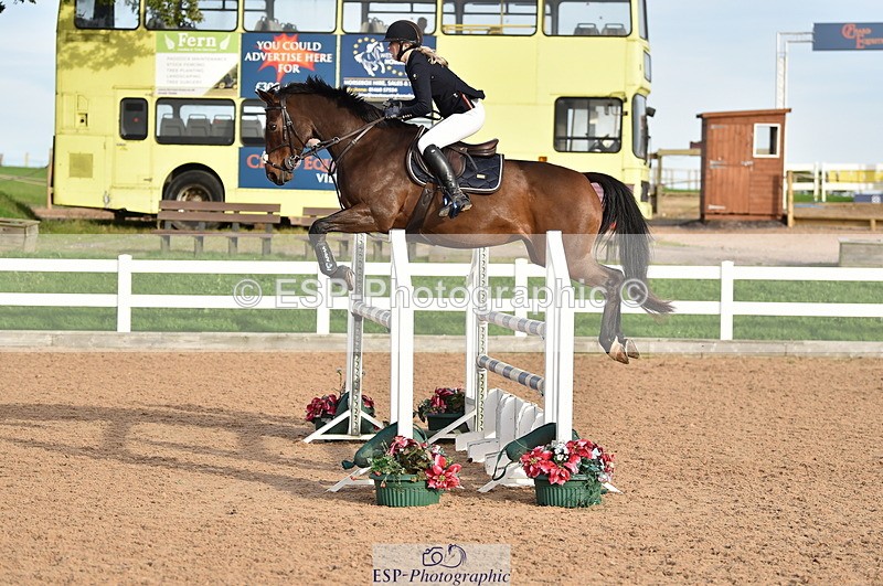 231015A-162424-09324 - Cls 27 1.10m Amateur Q 2nd R