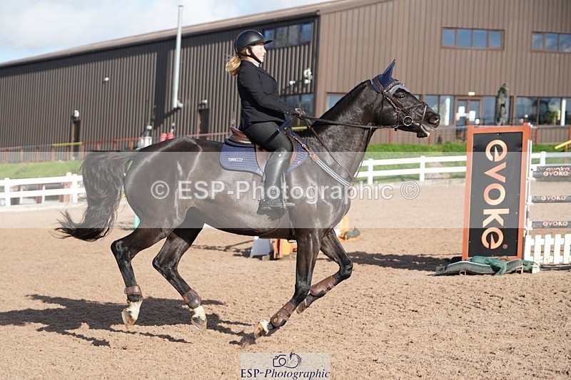 251108-124320-02556 - Cls 13 Foxhunter and 1.20m Open