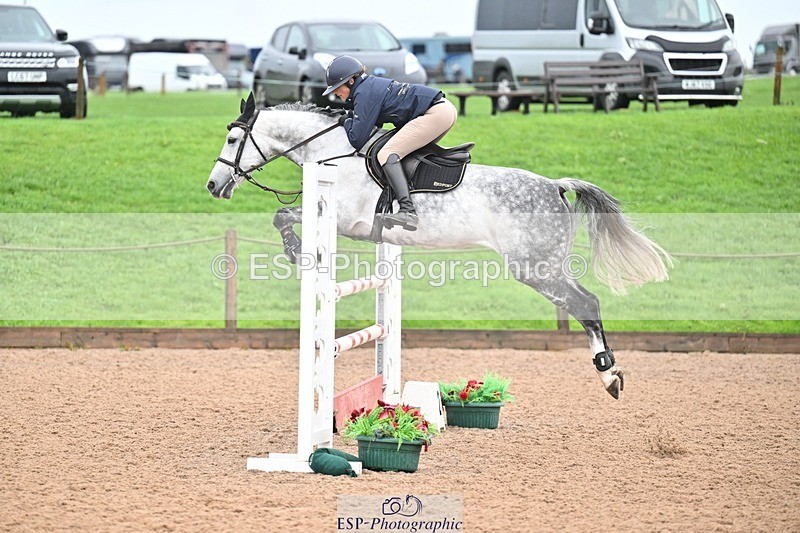 251003-134058-01185 - Cls 3 Foxhunter and 1.20m
