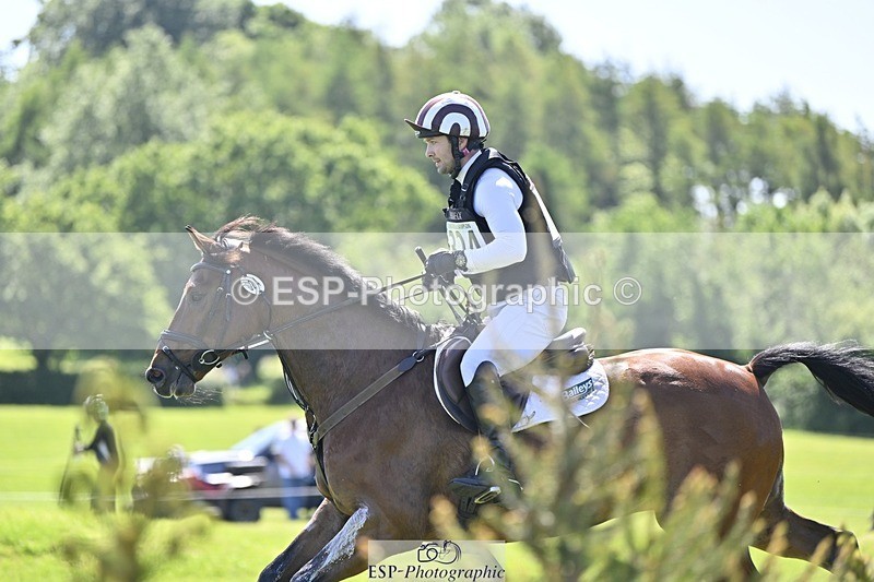 240525-110110-12403 - 324-COOMBELAND_SEMILLY-Rupert_Batting