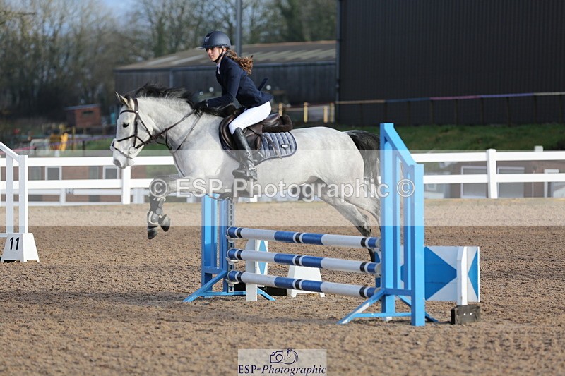 240211A-100211-01696 - Cls 1 Pony Intro 70cm