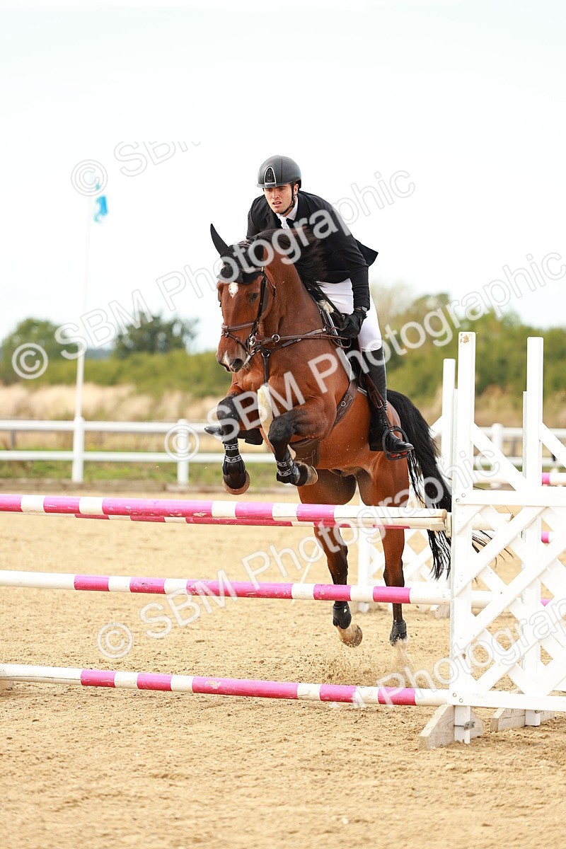 SBM_001675 - Class 4 - Senior Newcomers - 1.10m