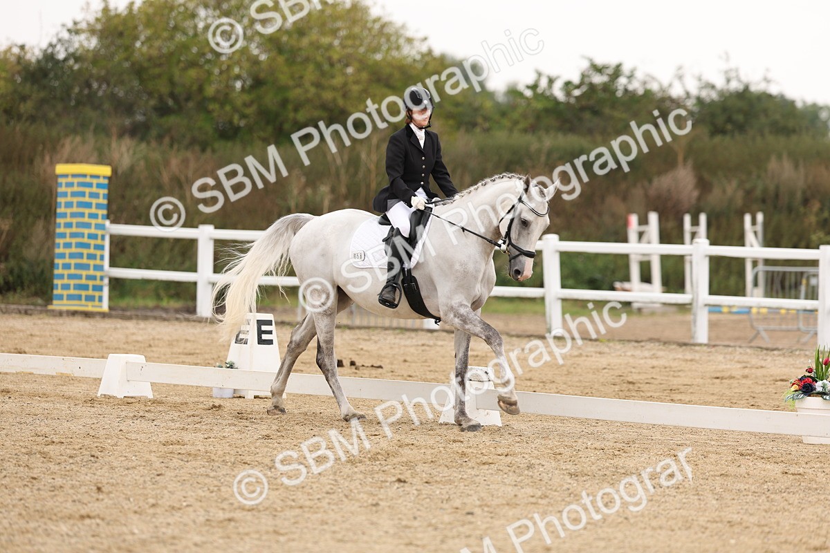 SBM_01769 - Class 9 - Novice 27 Champs