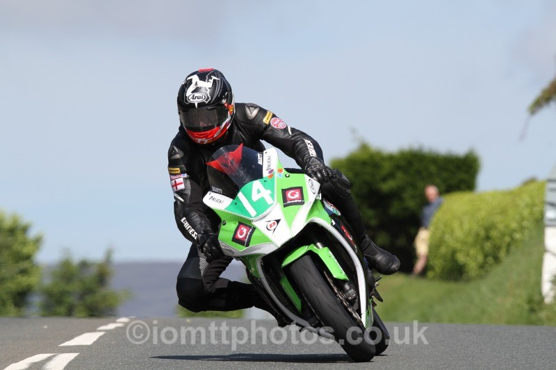 John Barton Kawasaki / Marks Bloom Racing / Wemoto - Bikenation Lightweight TT