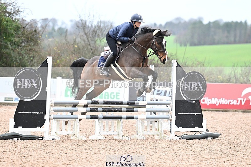 251205-101613-00187 - Cls 2 Snr British Novice and 90cm