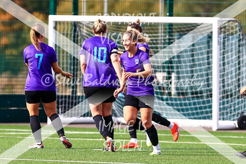 1DX30842 - 2025-10-05 FC Abbey Meads Ladies V Purton  Kingsdown FC Ladies