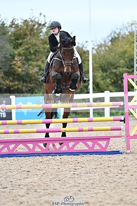 251015-140325-00703 - Cls 4 Newcomers and 1.10m Open