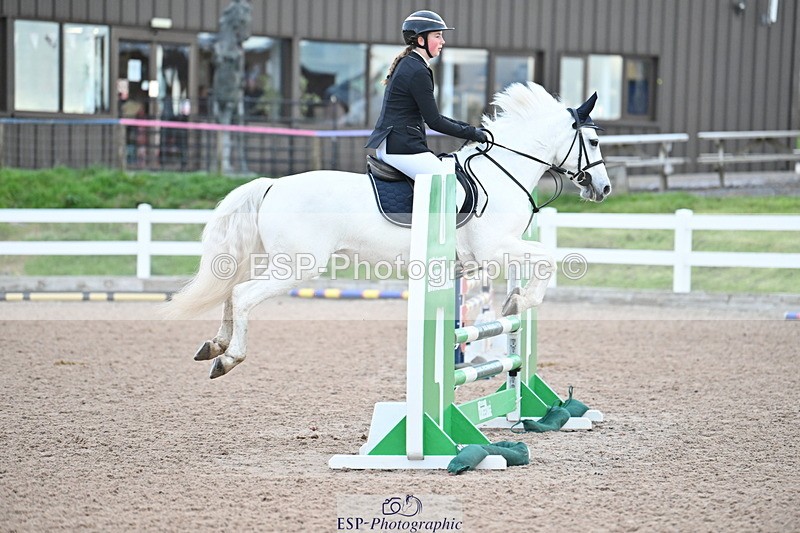 231119A-084540-04222 - Sun Cls 2 British Novice & 80cm Open