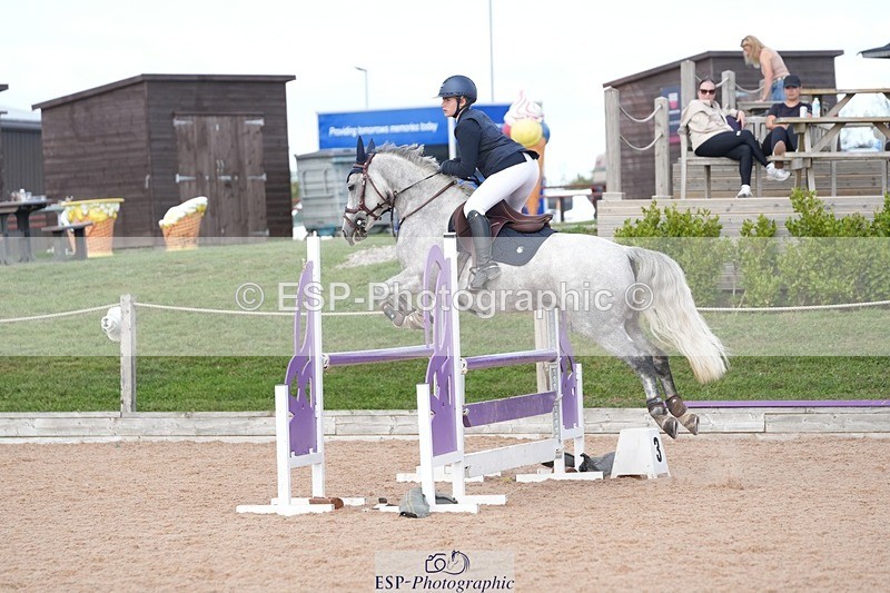 260926-133130-00377 - Cls 8&9 Pony Newc & Foxhunter
