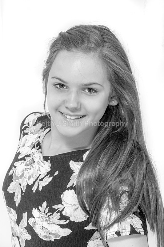 1SKJ7081 - Darren, Kirsty and family.