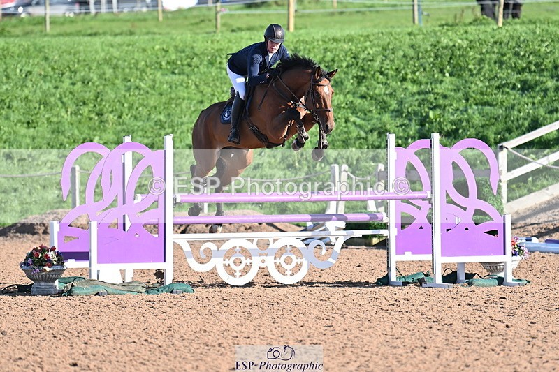 231014A-102618-04089 - Cls 18 Newcomers & 1.10m Open