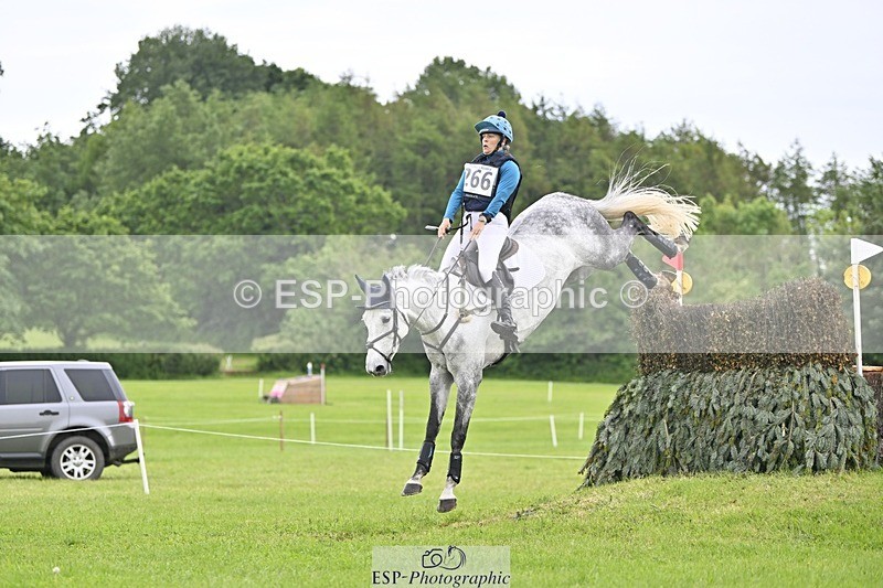 240525-164051-18386 - 266-CAPADOTIA_Z-Eliane_Lovell