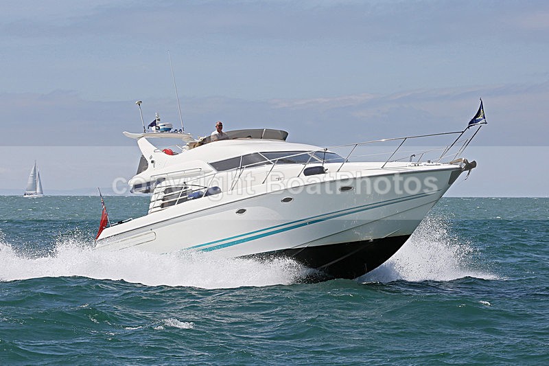 160813 KARNIGE - SUNSEEKER MANHATTAN 46 Y92A2120 - Flybridge Cruisers
