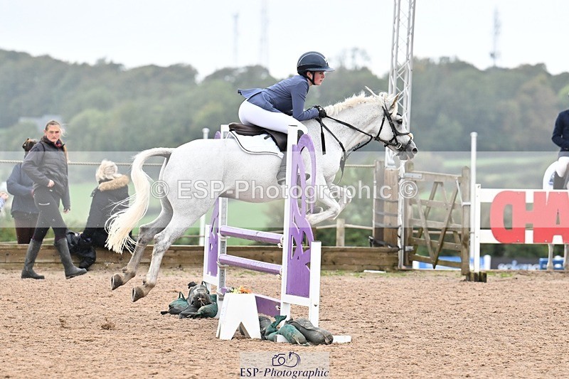 250920-162128-01880 - Cls 22 Pony Intro 90cm Derby